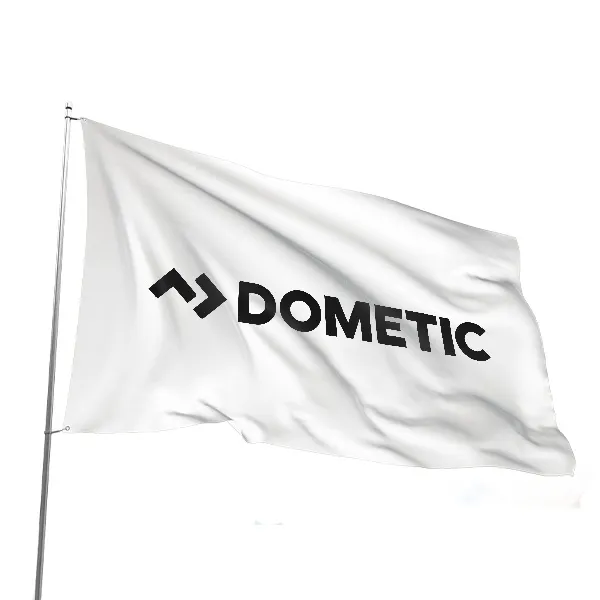 Flagge DOMETIC in weiß mit Logo in schwarz im Querformat 150 x 100 cm